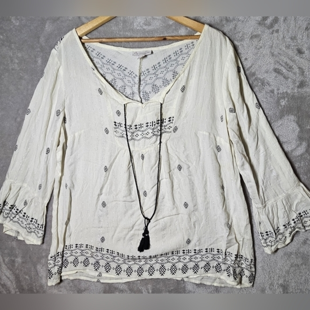 DB Women's Lightweight Boho Blouse Size M White Blue‎ Trim and Tassels